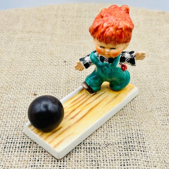 W. Goebel Redhead Boy Bowling Figurine Signed - Picture 3 of 9